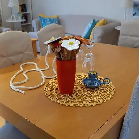 Henne Villa Velovici