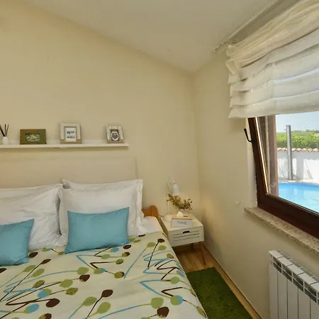 Henne Villa