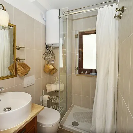 Henne Villa *