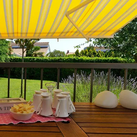 Henne Villa Velovici